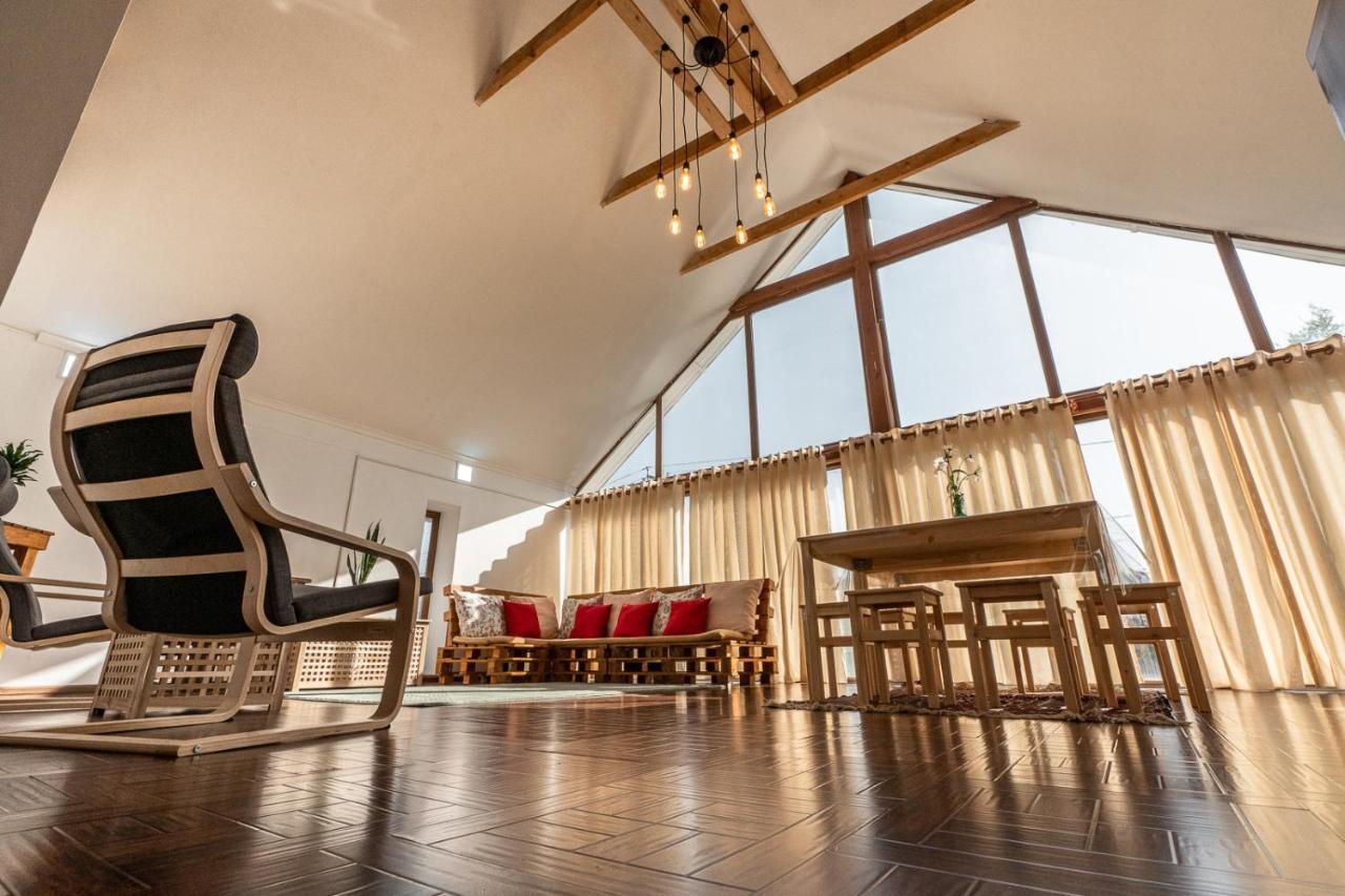 Modern Loft Lighthouse Hostel Karakol Bagian luar foto