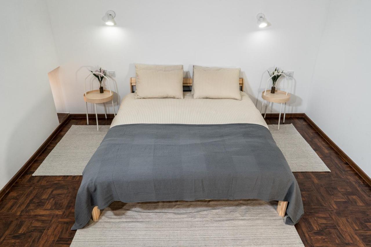 Modern Loft Lighthouse Hostel Karakol Bagian luar foto